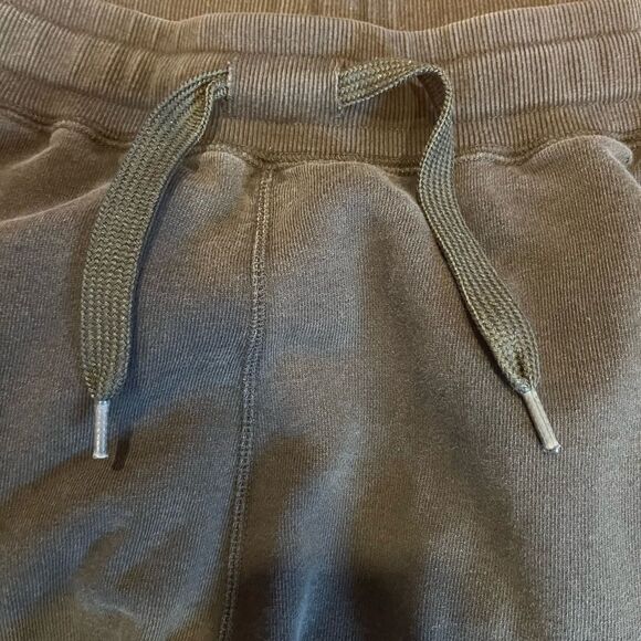 modern nike pants - Picture 3 of 8